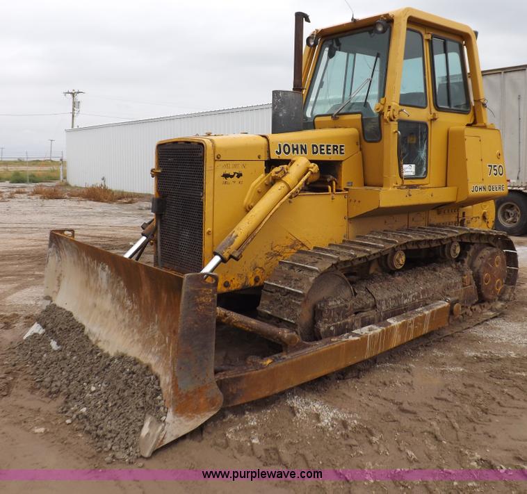 image for item I7540 1981 John Deere 750E dozer