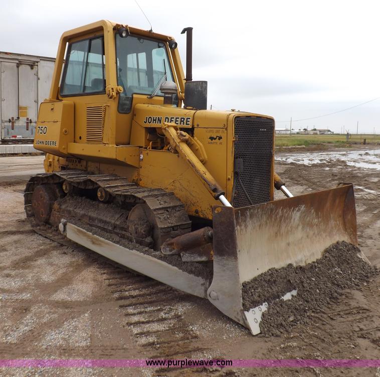 image for item I7540 1981 John Deere 750E dozer