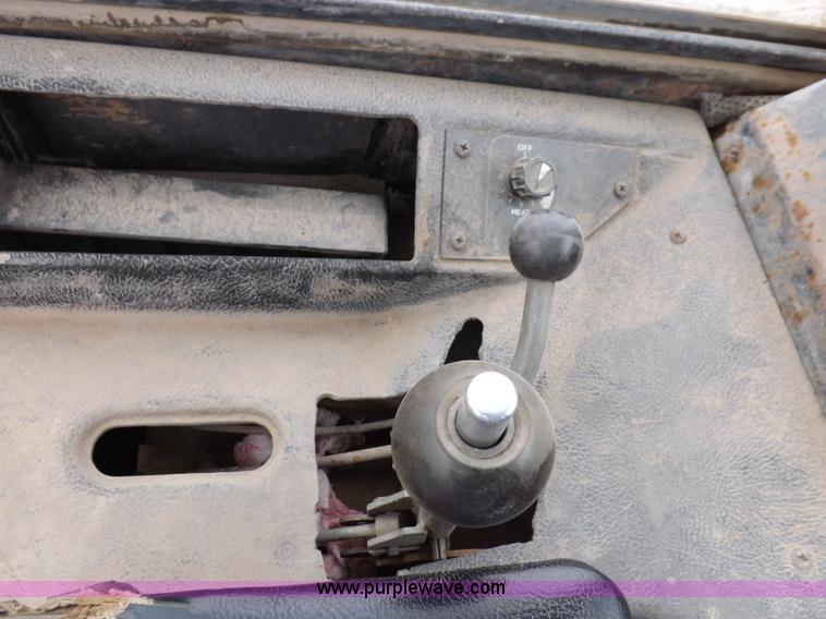 image for item I7540 1981 John Deere 750E dozer