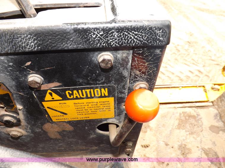 image for item I7540 1981 John Deere 750E dozer