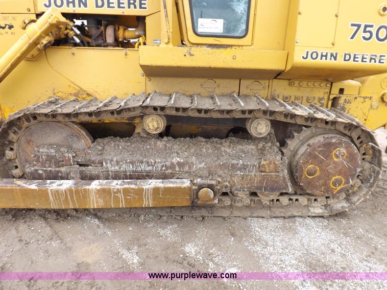 image for item I7540 1981 John Deere 750E dozer