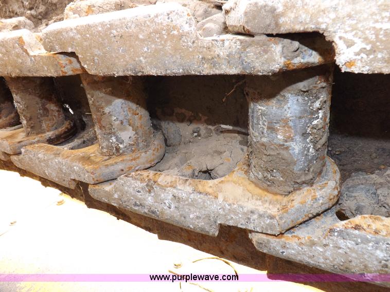 image for item I7540 1981 John Deere 750E dozer