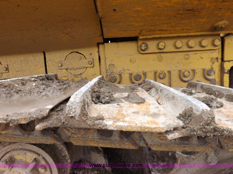 image for item I7540 1981 John Deere 750E dozer