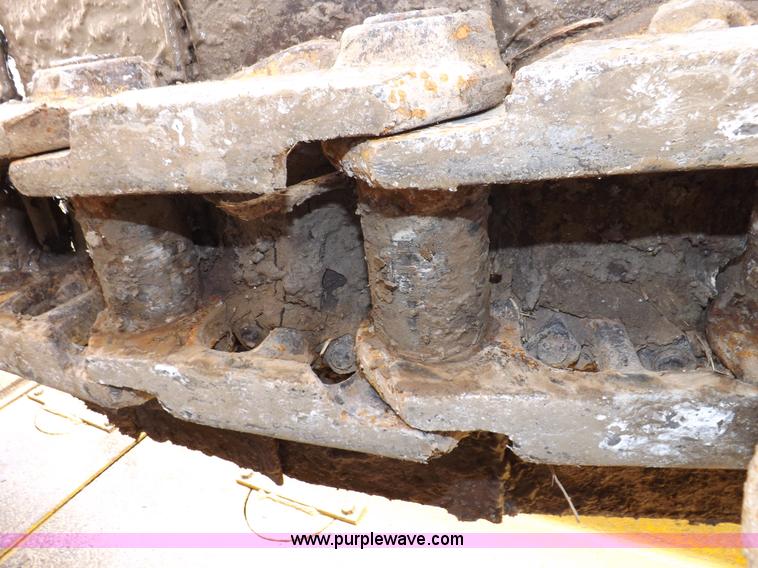 image for item I7540 1981 John Deere 750E dozer