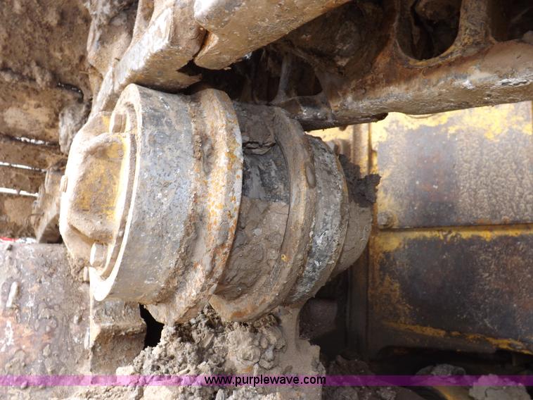 image for item I7540 1981 John Deere 750E dozer