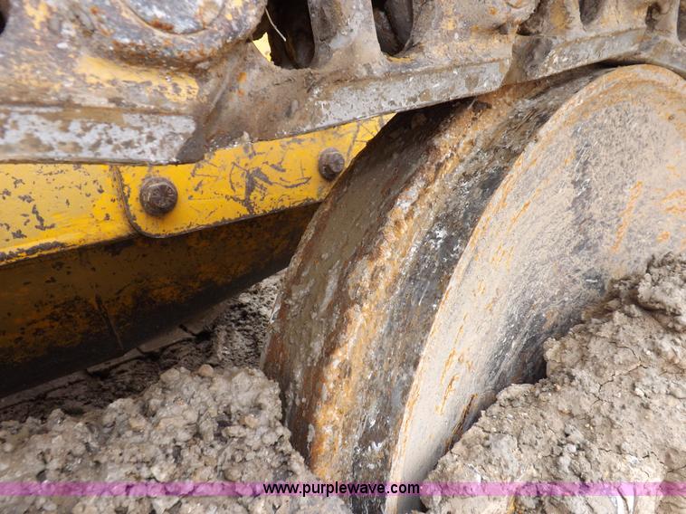 image for item I7540 1981 John Deere 750E dozer