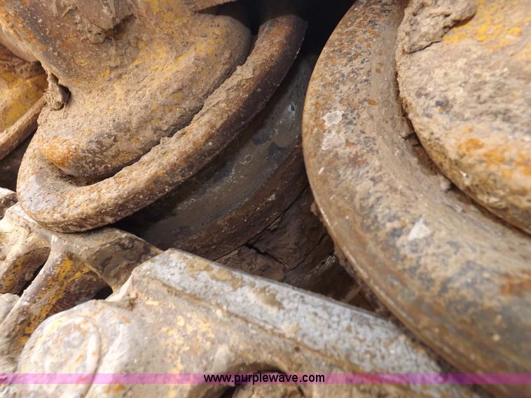 image for item I7540 1981 John Deere 750E dozer