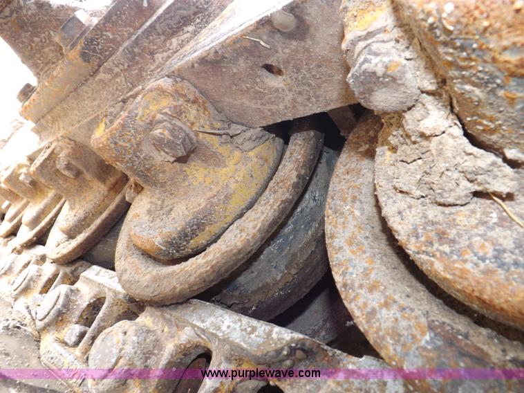 image for item I7540 1981 John Deere 750E dozer