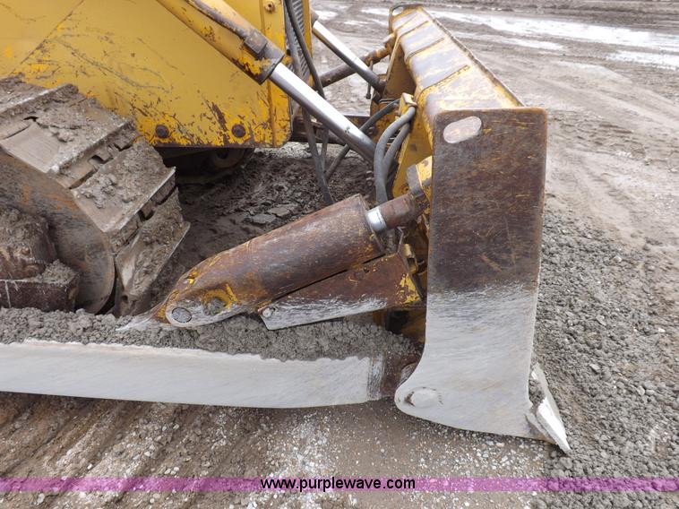 image for item I7540 1981 John Deere 750E dozer