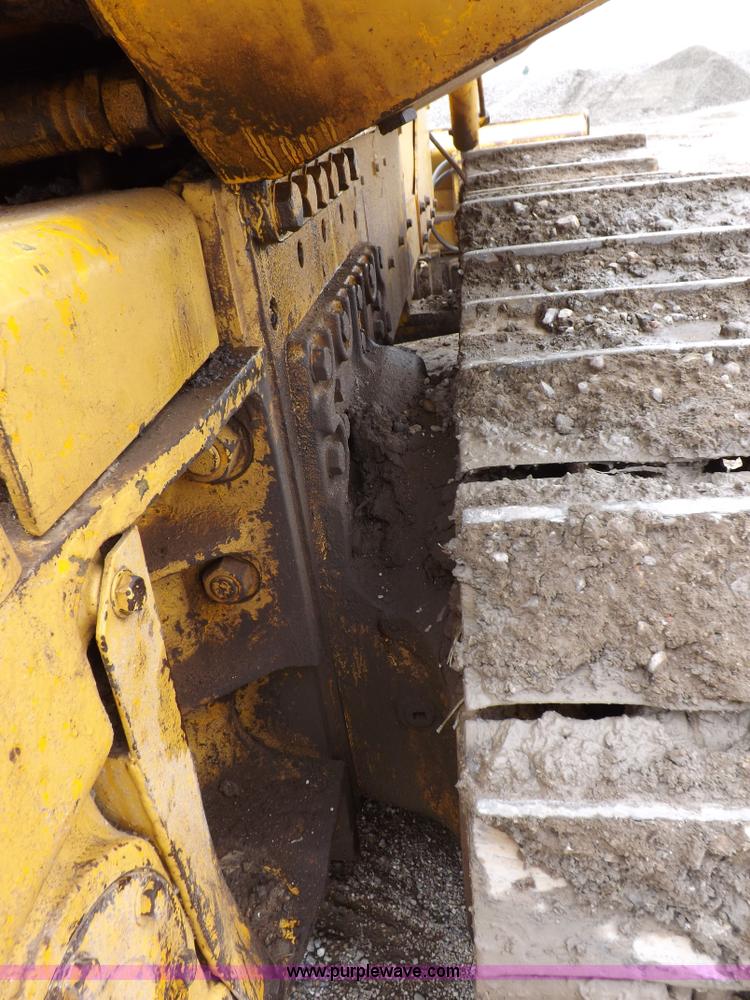 image for item I7540 1981 John Deere 750E dozer