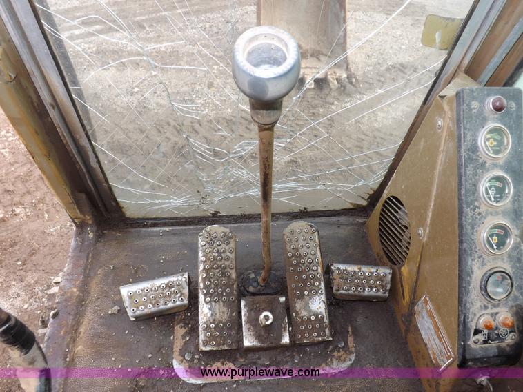 image for item I7541 1987 Caterpillar 215B LC excavator