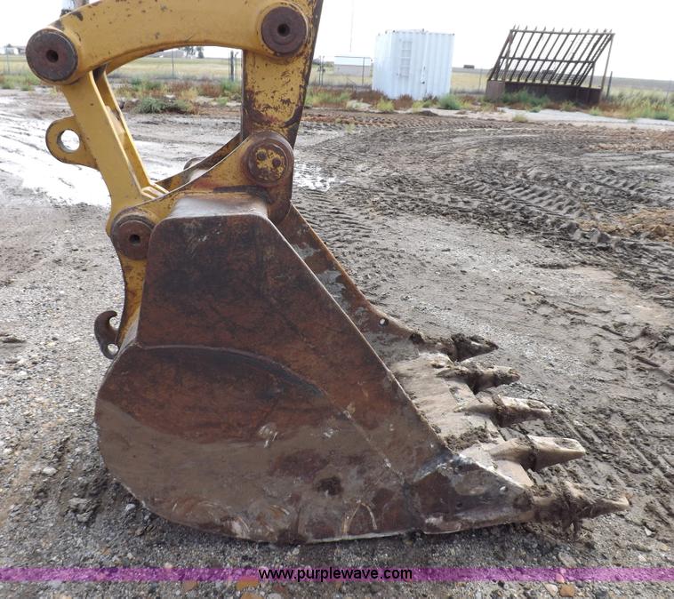 image for item I7541 1987 Caterpillar 215B LC excavator