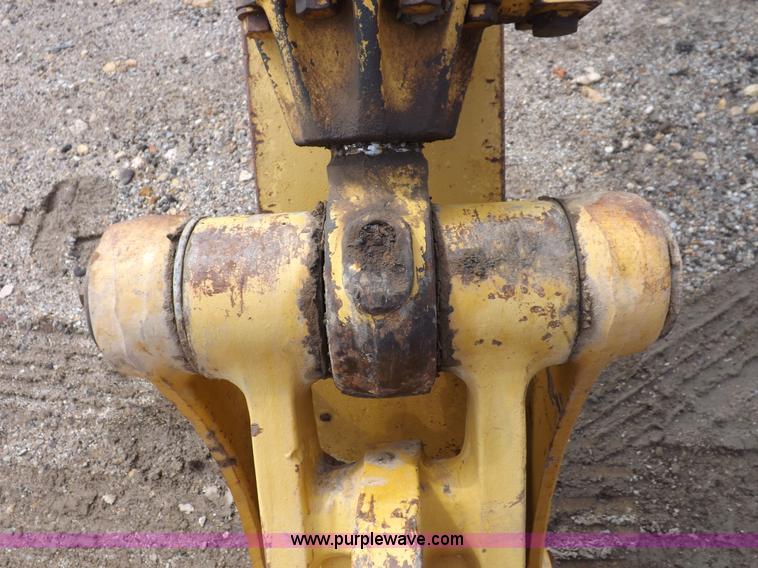 image for item I7541 1987 Caterpillar 215B LC excavator
