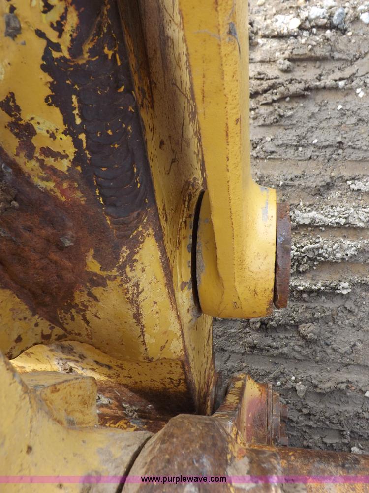 image for item I7541 1987 Caterpillar 215B LC excavator