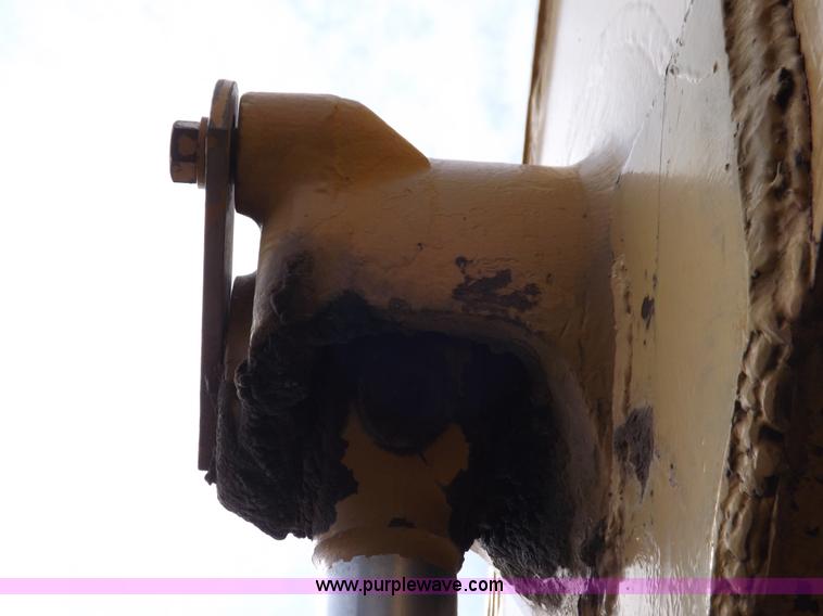 image for item I7541 1987 Caterpillar 215B LC excavator