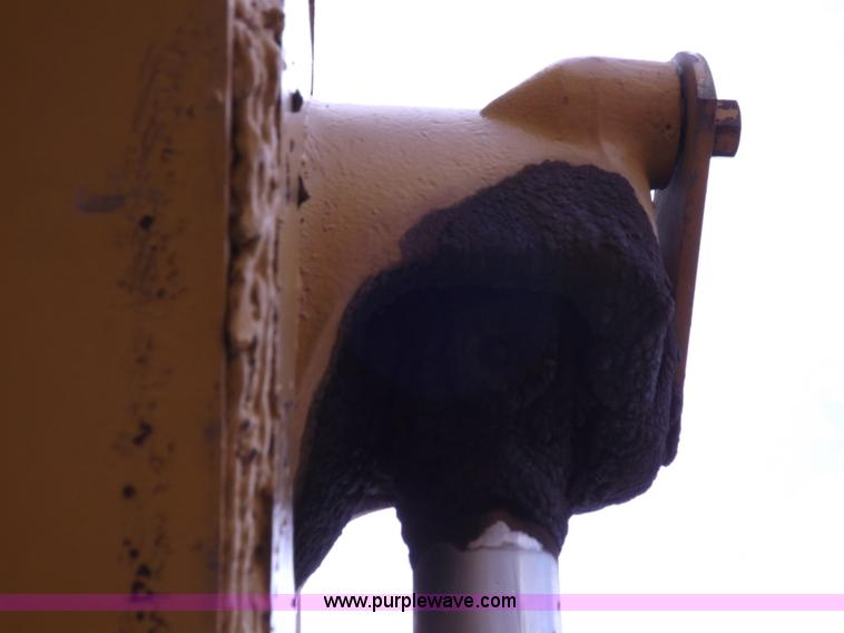 image for item I7541 1987 Caterpillar 215B LC excavator