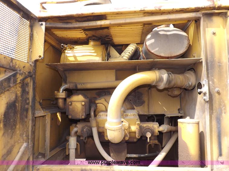 image for item I7541 1987 Caterpillar 215B LC excavator