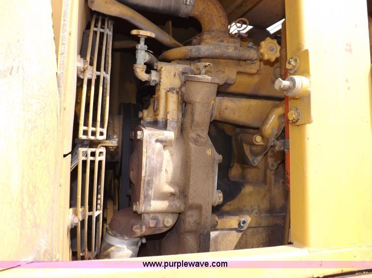 image for item I7541 1987 Caterpillar 215B LC excavator