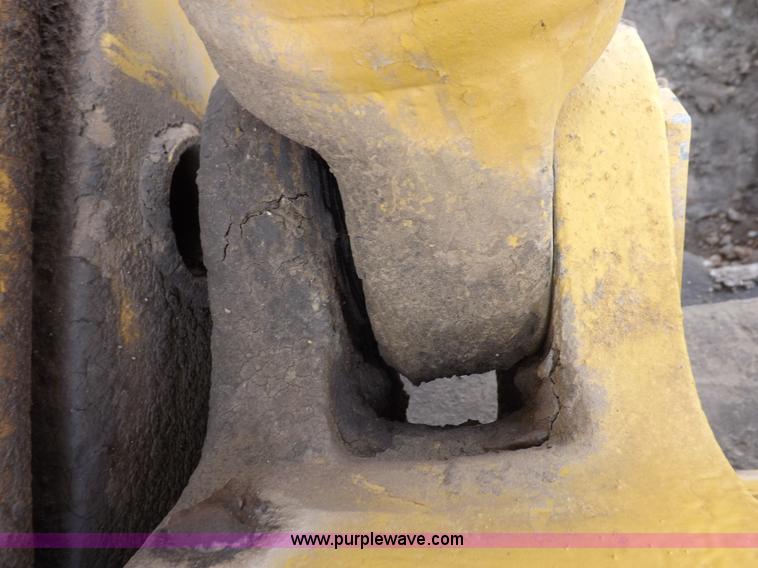 image for item I7541 1987 Caterpillar 215B LC excavator