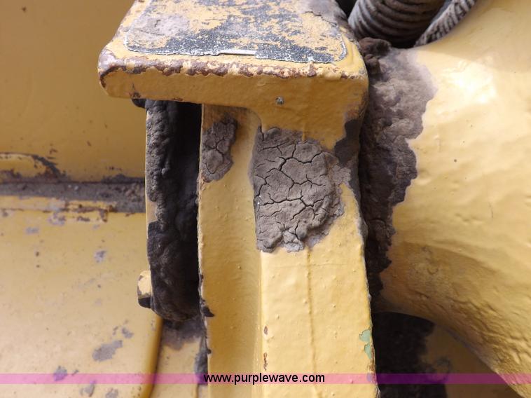 image for item I7541 1987 Caterpillar 215B LC excavator