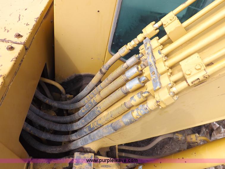 image for item I7541 1987 Caterpillar 215B LC excavator