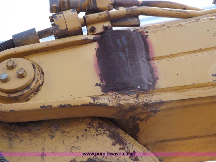 image for item I7541 1987 Caterpillar 215B LC excavator