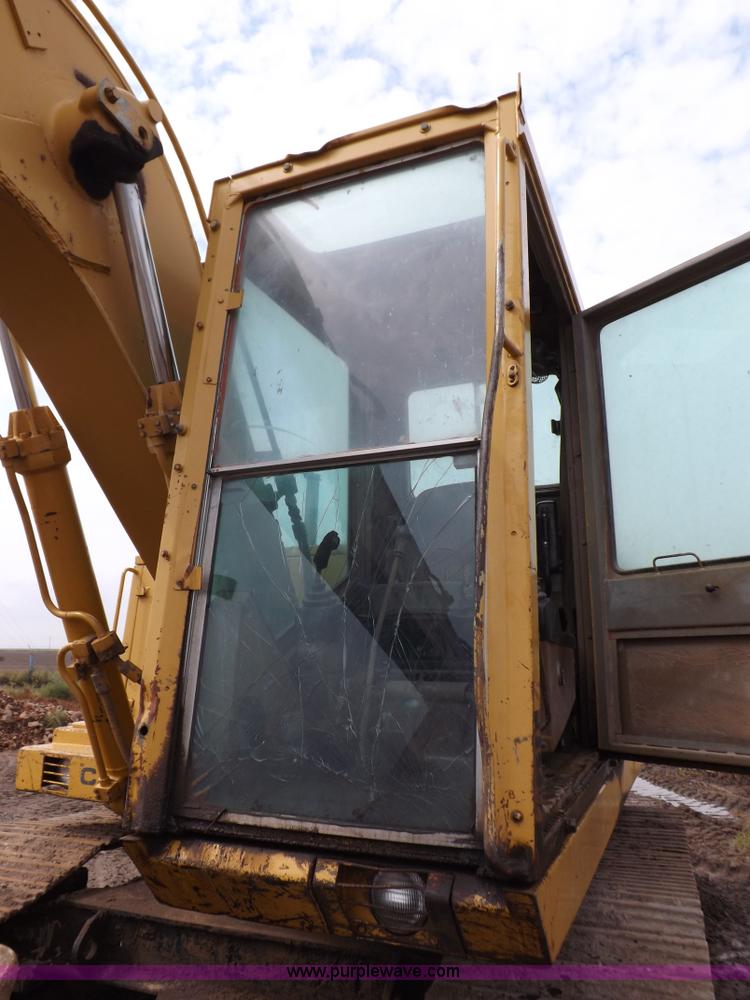 image for item I7541 1987 Caterpillar 215B LC excavator
