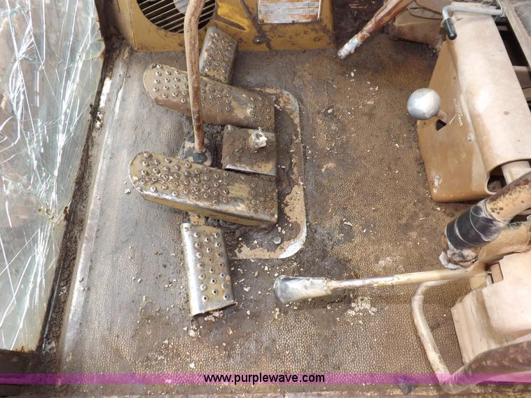 image for item I7541 1987 Caterpillar 215B LC excavator