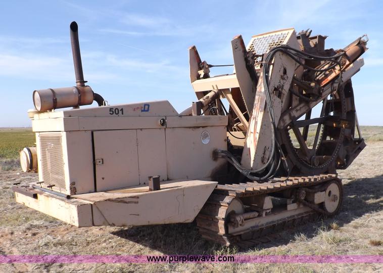 image for item I7591 1977 Koehring 700 wheel trencher