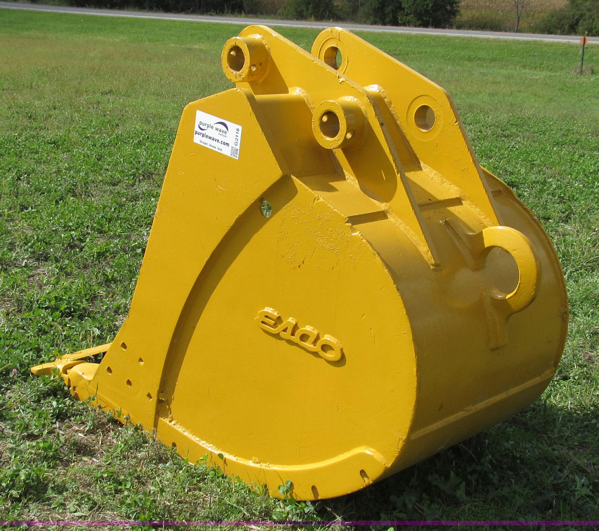 Eaco 36"W excavator bucket in Clarksdale, MO Item G2118 sold Purple