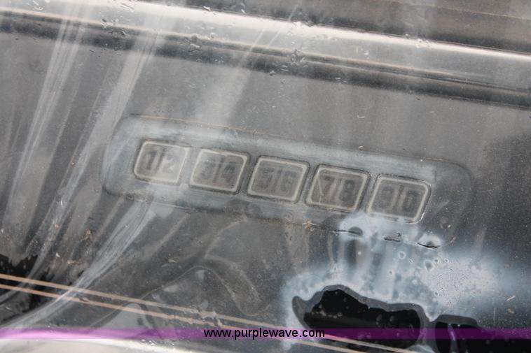 image for item H4217 1997 Ford Crown Victoria LX