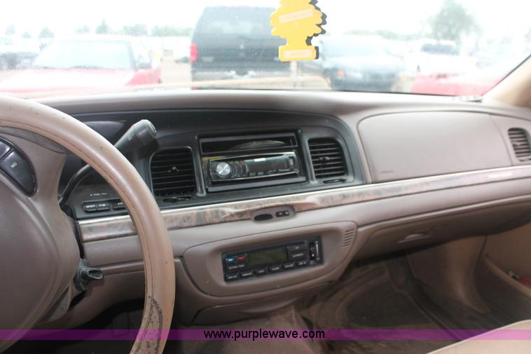 image for item H4217 1997 Ford Crown Victoria LX