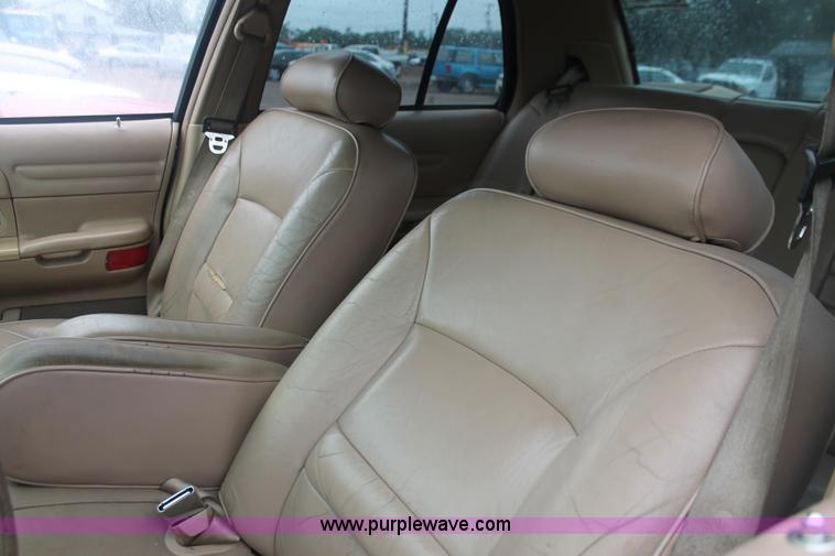 image for item H4217 1997 Ford Crown Victoria LX