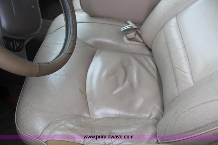 image for item H4217 1997 Ford Crown Victoria LX