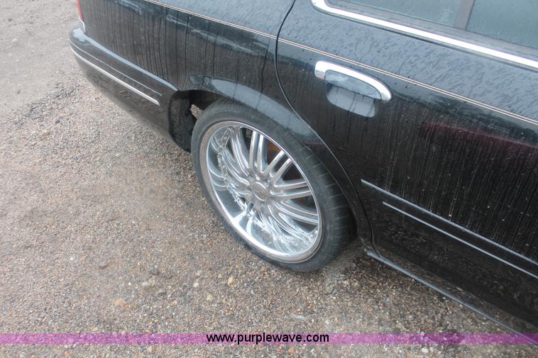 image for item H4217 1997 Ford Crown Victoria LX