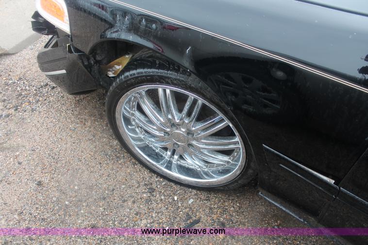 image for item H4217 1997 Ford Crown Victoria LX