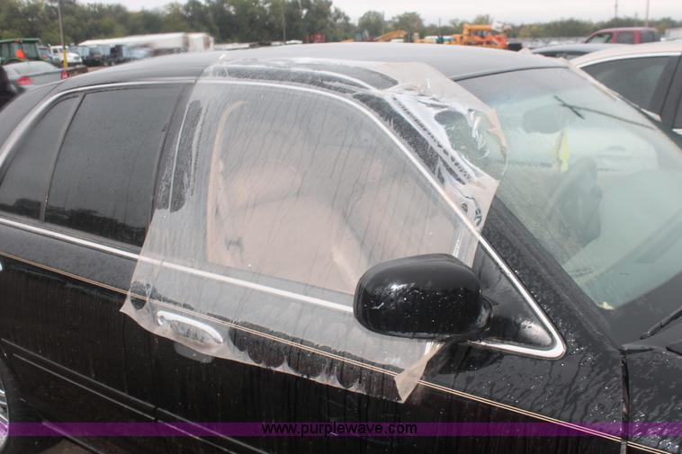 image for item H4217 1997 Ford Crown Victoria LX