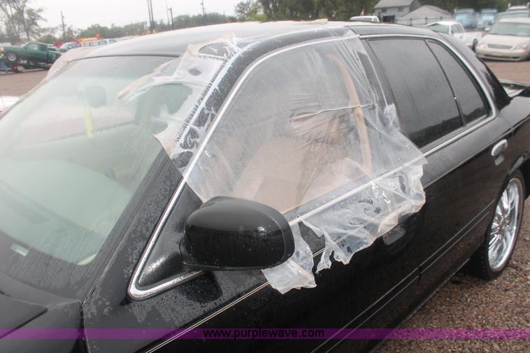 image for item H4217 1997 Ford Crown Victoria LX