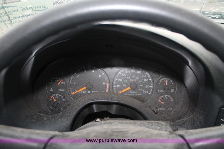 image for item H4218 1999 GMC Sonoma SLS pickup truck