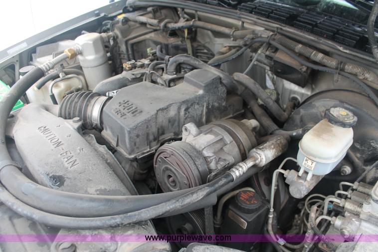 image for item H4218 1999 GMC Sonoma SLS pickup truck