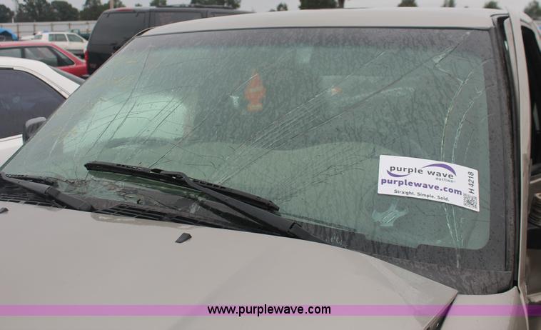 image for item H4218 1999 GMC Sonoma SLS pickup truck