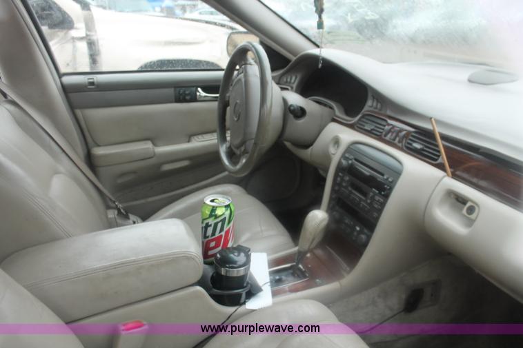 image for item H4219 2002 Cadillac Seville SLS