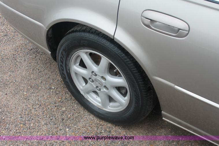 image for item H4219 2002 Cadillac Seville SLS