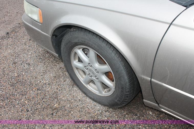 image for item H4219 2002 Cadillac Seville SLS