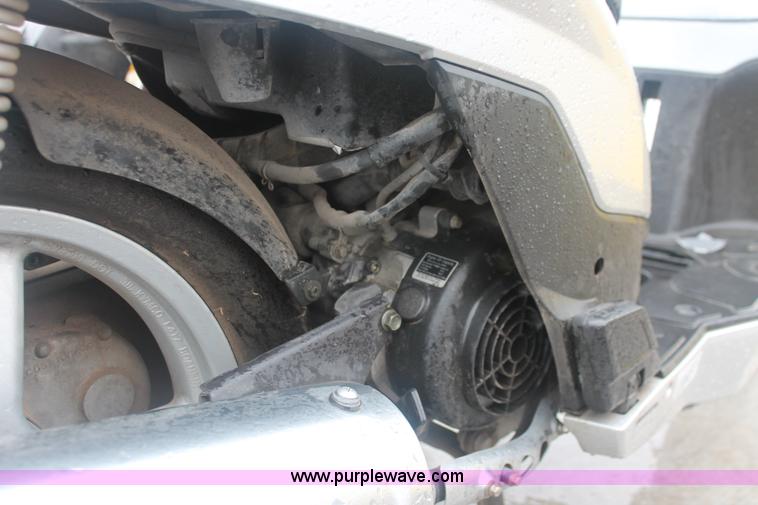 image for item H4221 2006 Kymoo Peoples 125 scooter