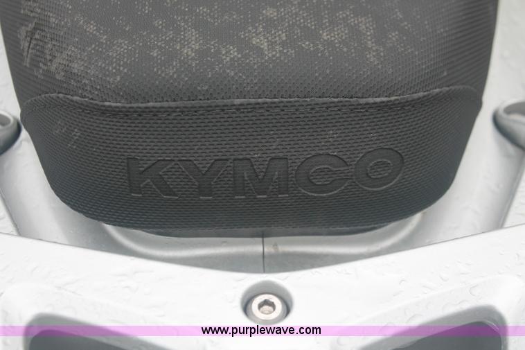 image for item H4221 2006 Kymoo Peoples 125 scooter