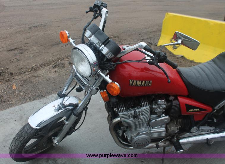 image for item H4222 1982 Yamaha Maxima 1100 motorcycle