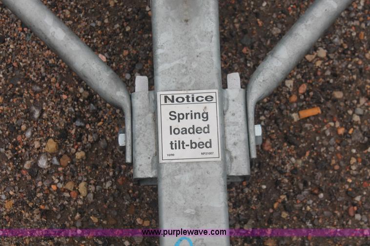 image for item H4223 2011 Dethmers GR200B car dolly