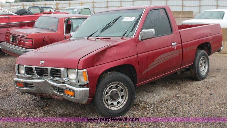 image for item H4230 1994 Nissan XE pickup truck