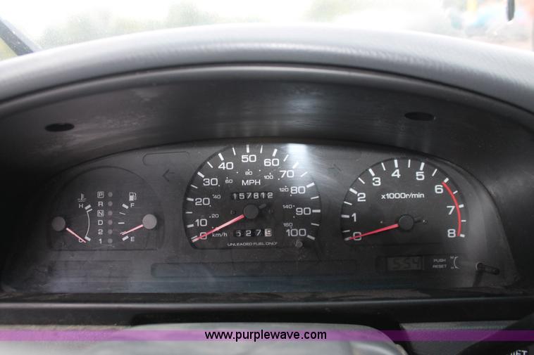 image for item H4230 1994 Nissan XE pickup truck